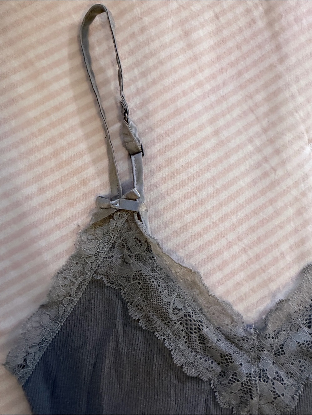 Vintage Hollister Grey Lace Trim Tank Top - Picture 5 of 6